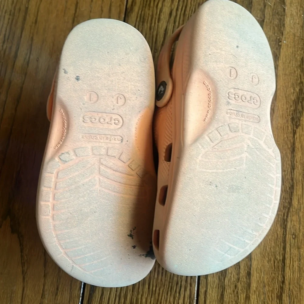 Crocs size 1